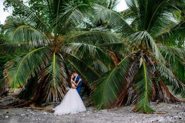 rugged-hawaiian-wedding-photos-on-the-big-island-karina-and-maks-39