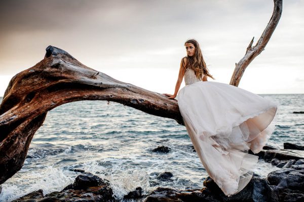 rugged-hawaiian-wedding-photos-on-the-big-island-karina-and-maks