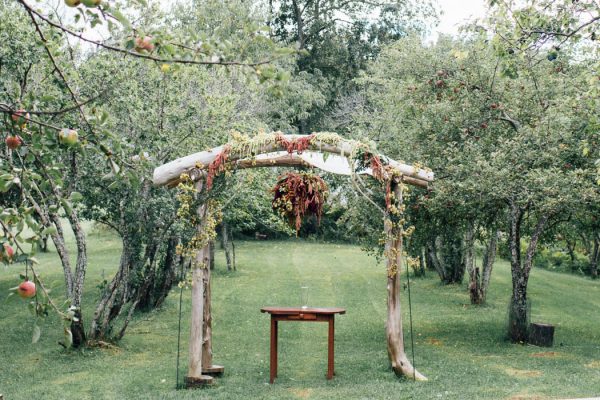 this-michigan-orchard-wedding-at-belsolda-farm-is-quintessentially-autumn-vafa-photography-28