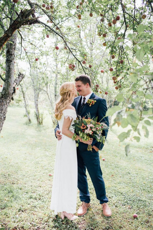 This Michigan Orchard Wedding at Belsolda Farm is Quintessentially Autumn