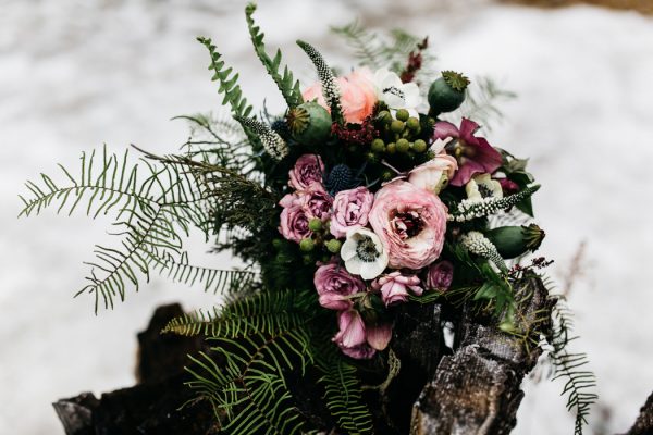 cozy-alternative-fall-wedding-inspiration-in-snowy-vermont-43