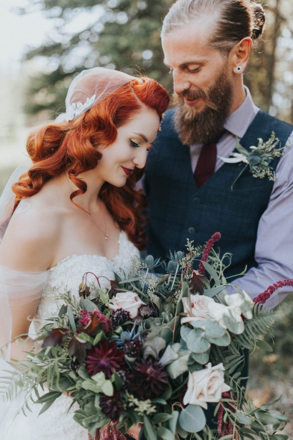 enchanting-british-columbia-wedding-with-a-touch-of-retro-vibes-16