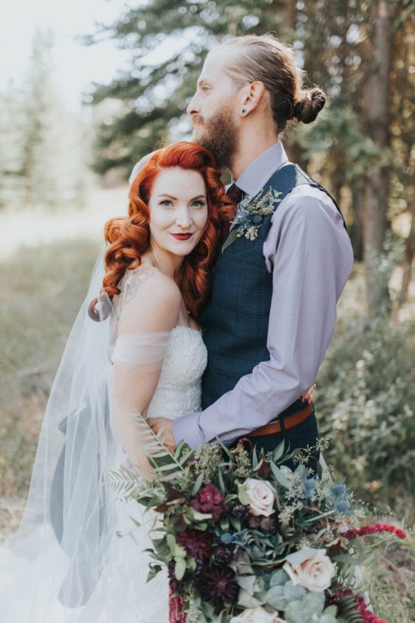 enchanting-british-columbia-wedding-with-a-touch-of-retro-vibes-19