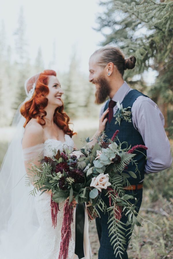 enchanting-british-columbia-wedding-with-a-touch-of-retro-vibes-20