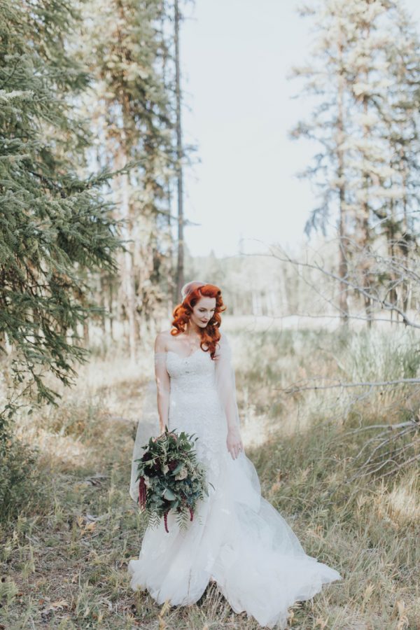 enchanting-british-columbia-wedding-with-a-touch-of-retro-vibes-21