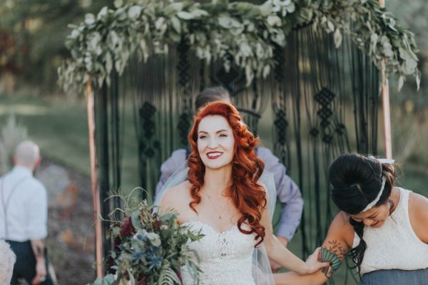 enchanting-british-columbia-wedding-with-a-touch-of-retro-vibes-32