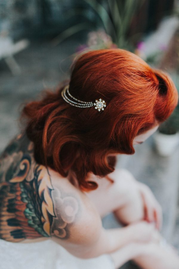 enchanting-british-columbia-wedding-with-a-touch-of-retro-vibes-35