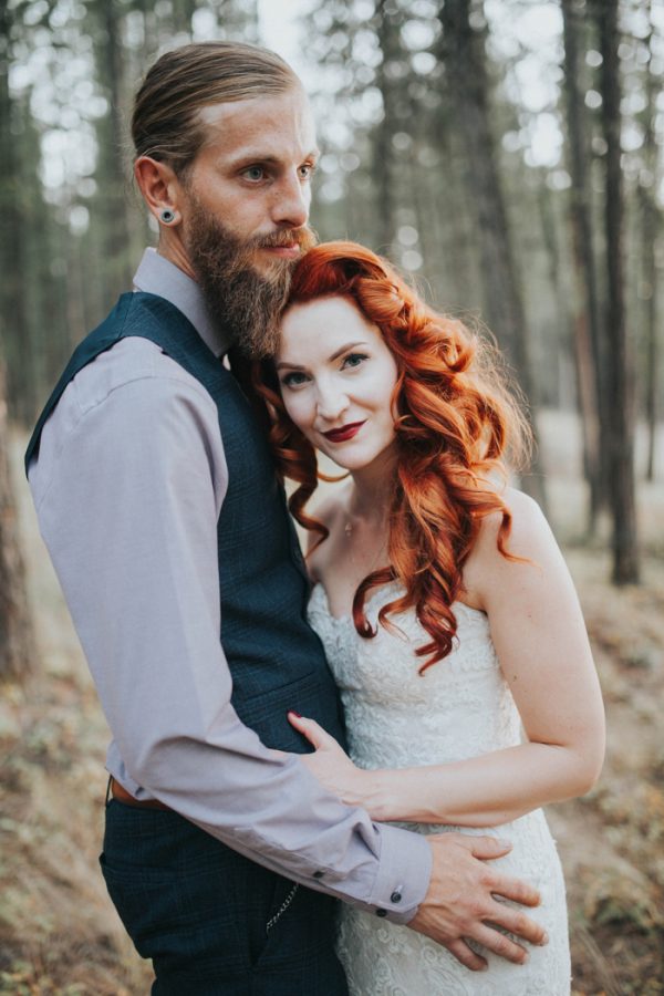 enchanting-british-columbia-wedding-with-a-touch-of-retro-vibes-36
