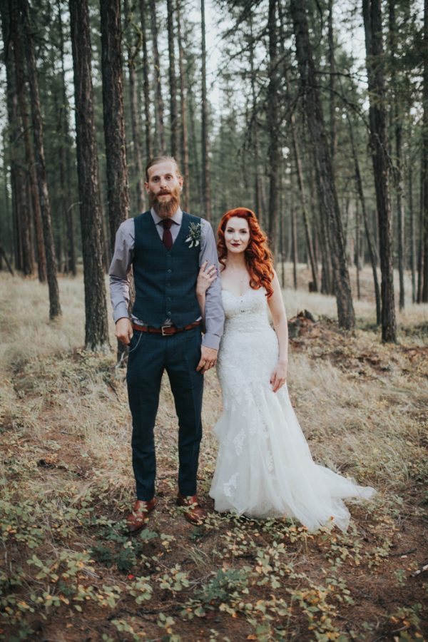 enchanting-british-columbia-wedding-with-a-touch-of-retro-vibes-37