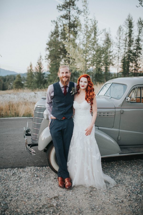 enchanting-british-columbia-wedding-with-a-touch-of-retro-vibes-39