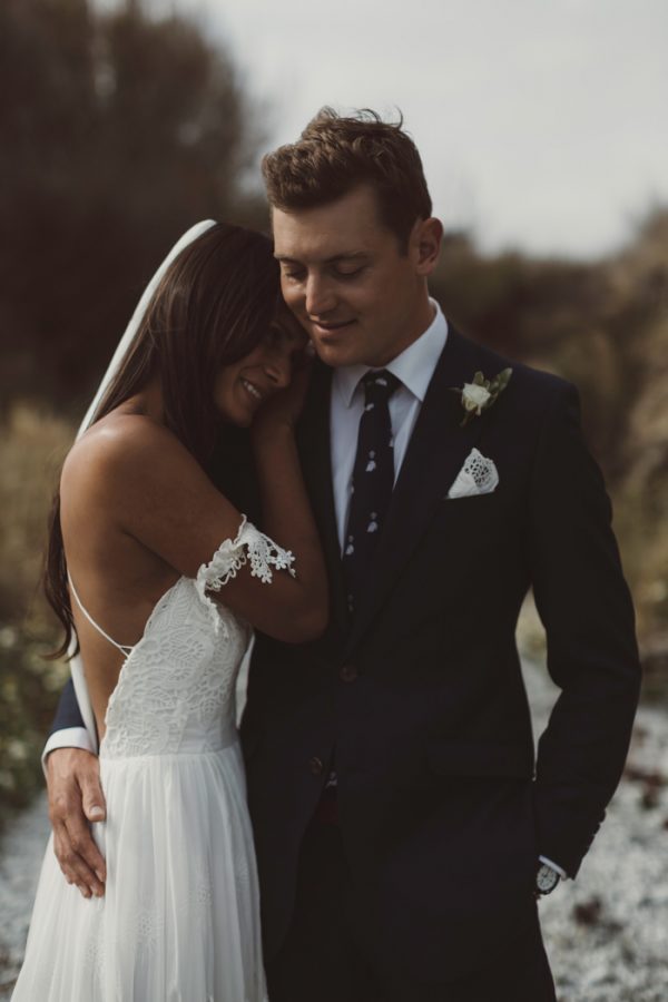 relaxed-waterfront-new-zealand-wedding-at-the-longbeach-estate-20