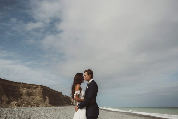 relaxed-waterfront-new-zealand-wedding-at-the-longbeach-estate-23