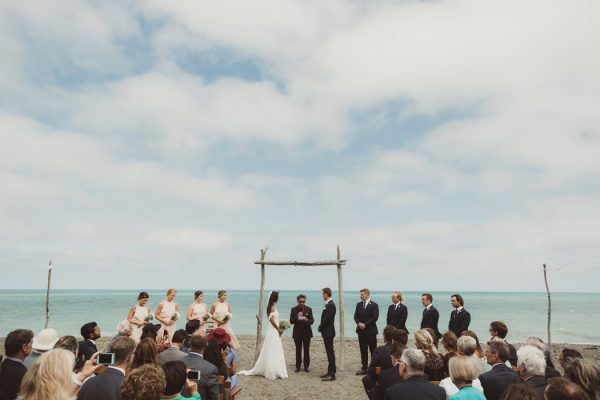 relaxed-waterfront-new-zealand-wedding-at-the-longbeach-estate-7