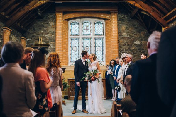 sweet-and-sparkly-leicestershire-wedding-at-the-old-stables-15
