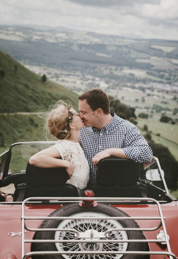 these-newlyweds-took-a-romantic-drive-through-moel-famau-24-hours-after-saying-i-do-7