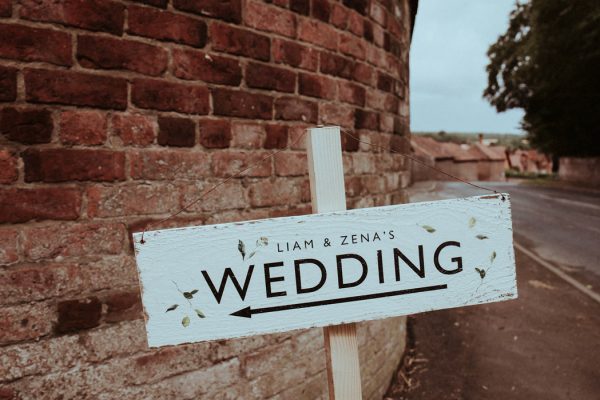 this-couple-put-a-natural-spin-on-their-sledmere-house-barn-wedding-18