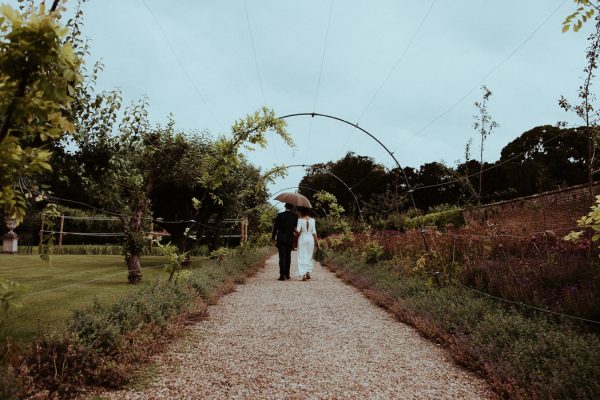 this-couple-put-a-natural-spin-on-their-sledmere-house-barn-wedding-27
