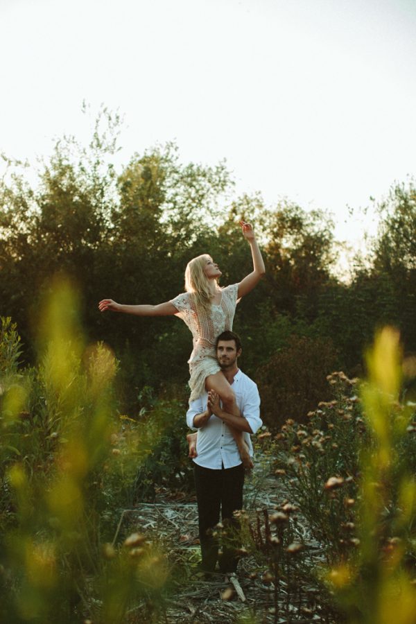 this-ultra-flexible-couple-had-a-yoga-engagement-in-the-woods-14