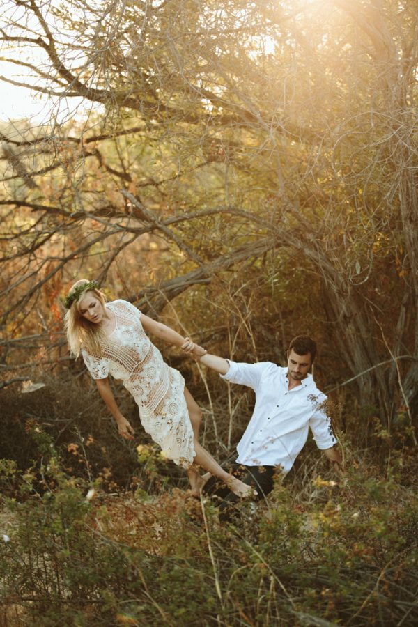 this-ultra-flexible-couple-had-a-yoga-engagement-in-the-woods-7