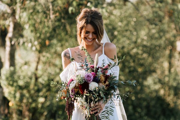 we-have-a-feeling-this-fall-wedding-inspiration-is-exactly-what-youre-looking-for-12