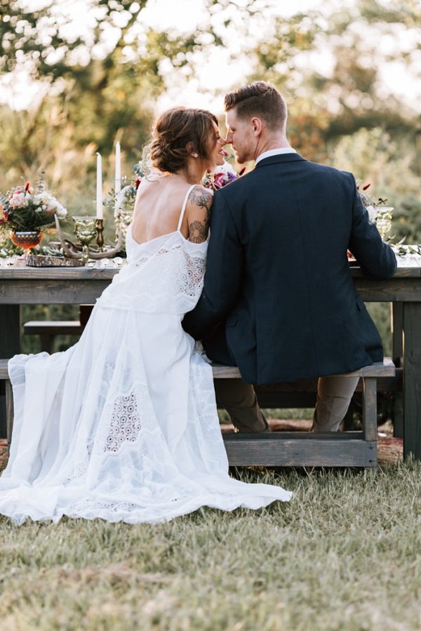 we-have-a-feeling-this-fall-wedding-inspiration-is-exactly-what-youre-looking-for-20