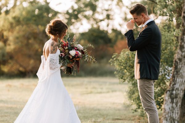 we-have-a-feeling-this-fall-wedding-inspiration-is-exactly-what-youre-looking-for-23