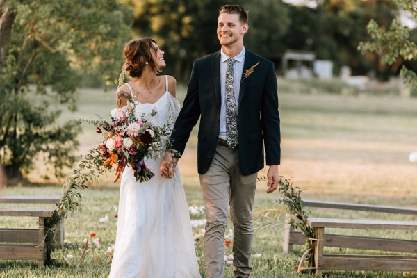 we-have-a-feeling-this-fall-wedding-inspiration-is-exactly-what-youre-looking-for-27