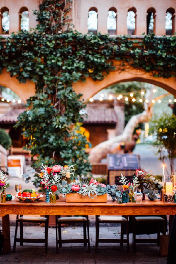 creative-sedona-wedding-in-the-tlaquepaque-arts-and-crafts-village-jane-in-the-woods-20