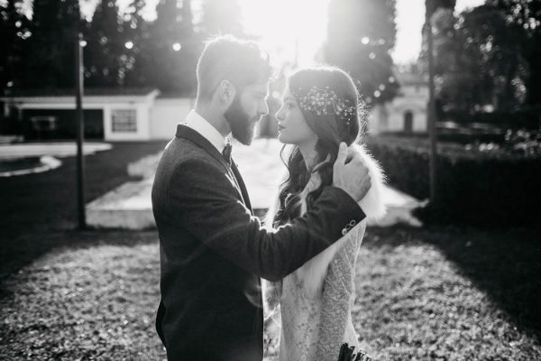 ethereal-and-dark-winter-wedding-inspiration-fresh-and-wood-26