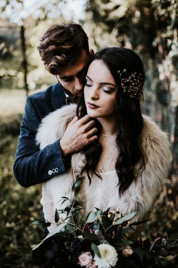 ethereal-and-dark-winter-wedding-inspiration-fresh-and-wood-35
