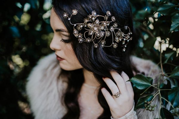 ethereal-and-dark-winter-wedding-inspiration-fresh-and-wood-37