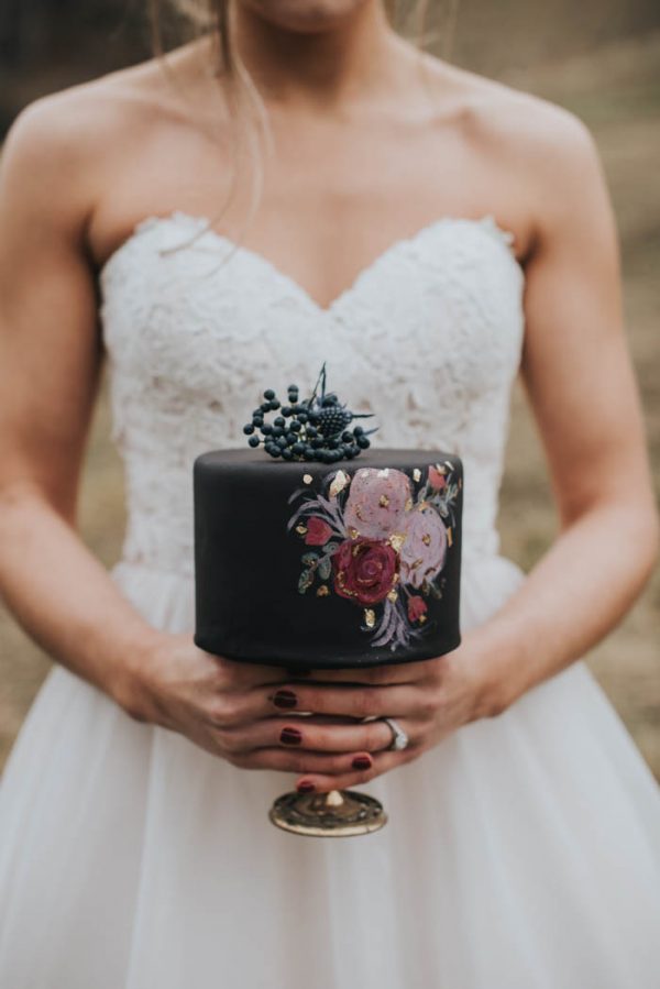 get-your-moody-color-palette-inspiration-from-this-late-fall-wedding-shoot-lindsay-nickel-photography-15