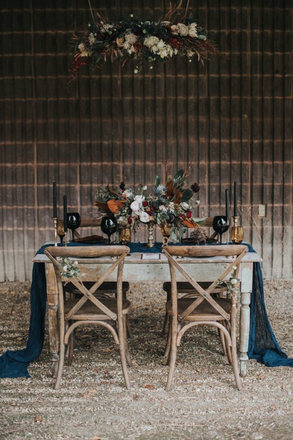 get-your-moody-color-palette-inspiration-from-this-late-fall-wedding-shoot-lindsay-nickel-photography