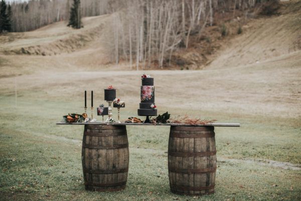 get-your-moody-color-palette-inspiration-from-this-late-fall-wedding-shoot-lindsay-nickel-photography-7
