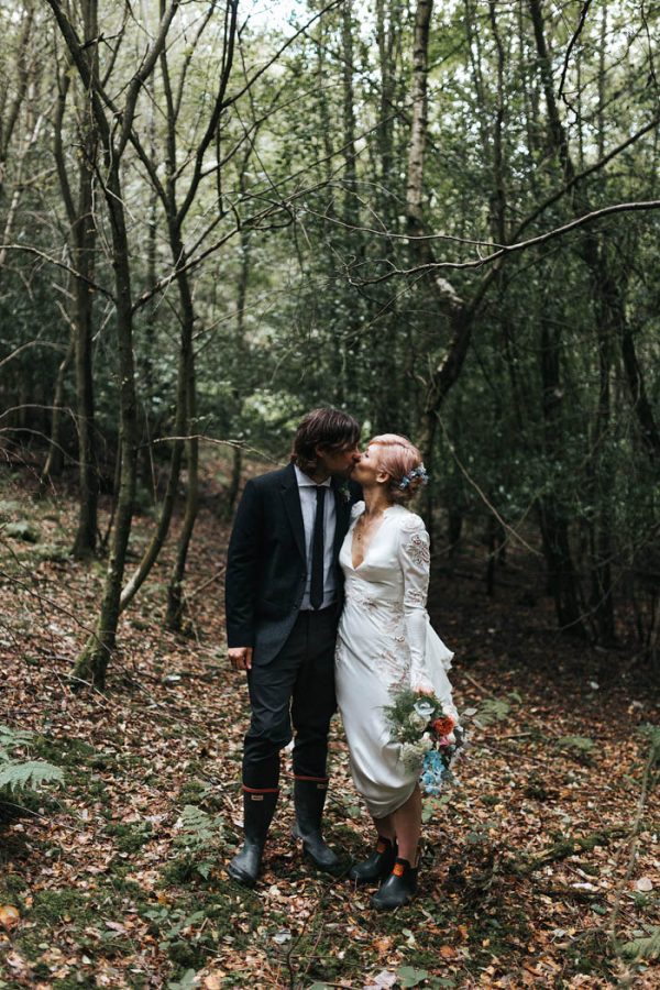 minimalist-botanical-wedding-in-a-london-backyard-miss-gen-photography-21