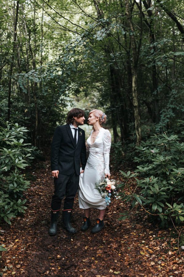 minimalist-botanical-wedding-in-a-london-backyard-miss-gen-photography-25