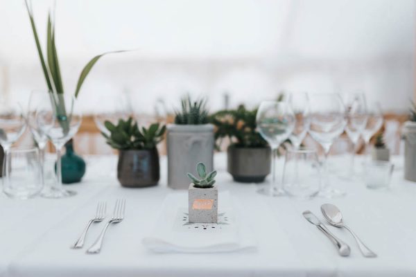 minimalist-botanical-wedding-in-a-london-backyard-miss-gen-photography-6