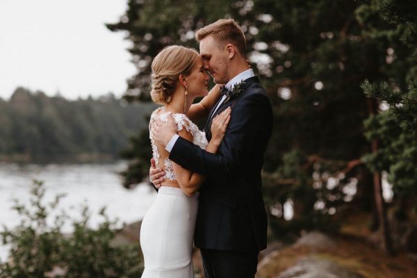 naturally-beautiful-waterfront-wedding-in-finland-patrick-karkkolainen-34