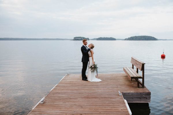 naturally-beautiful-waterfront-wedding-in-finland-patrick-karkkolainen-63