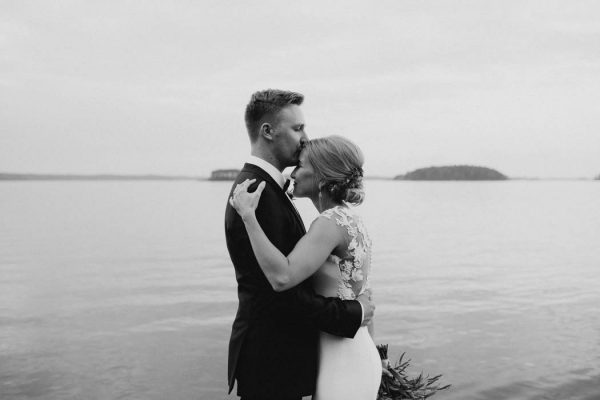naturally-beautiful-waterfront-wedding-in-finland-patrick-karkkolainen-71