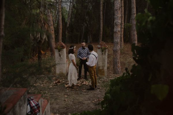 rural-spanish-elopement-in-the-woods-oscar-castro-36
