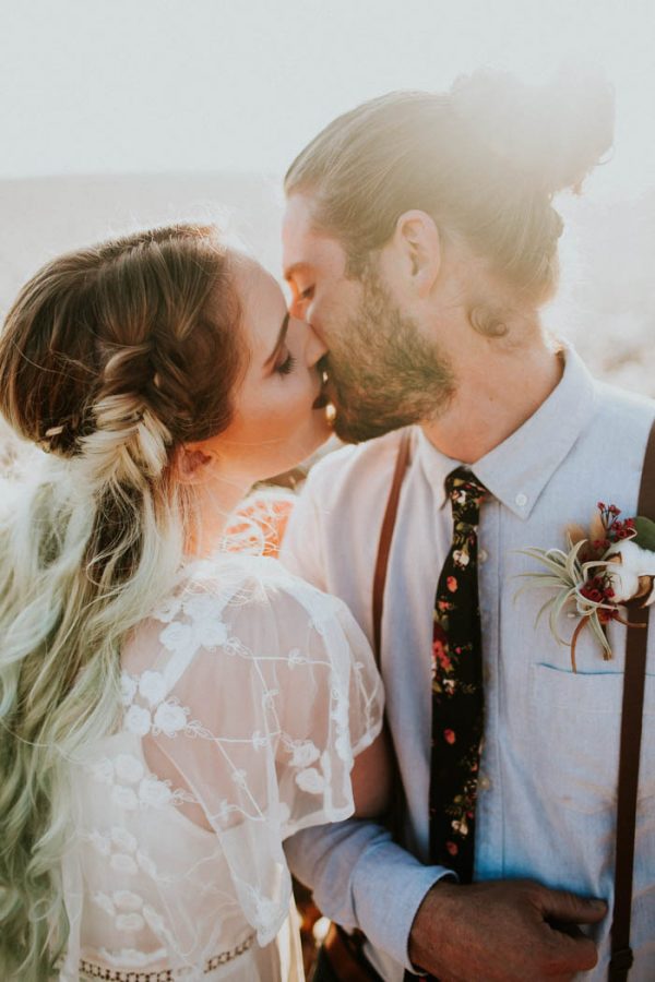 this-alternative-elopement-inspiration-in-a-cotton-field-is-perfect-for-fall-emily-nicole-photo-10