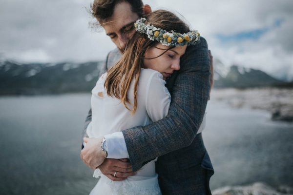 this-norweigian-post-wedding-shoot-at-aursjovegen-road-will-take-your-breath-away-joanna-jaskolska-fotografia-17
