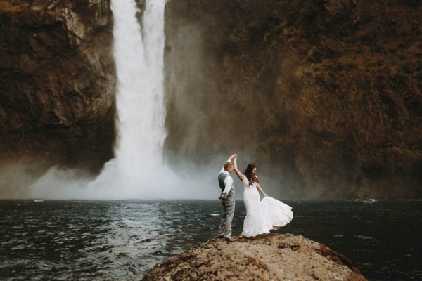 travel-inspired-wedding-in-the-woods-of-north-bend-wa-anni-graham-photography-10