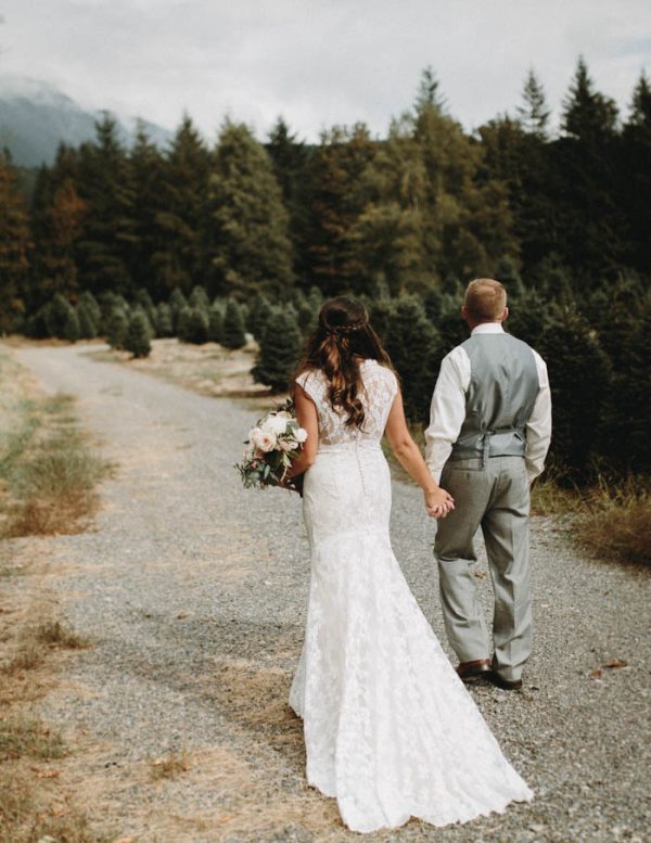 travel-inspired-wedding-in-the-woods-of-north-bend-wa-anni-graham-photography-21