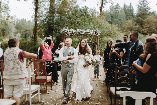 travel-inspired-wedding-in-the-woods-of-north-bend-wa-anni-graham-photography-39