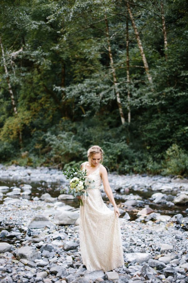whimsical-and-heartfelt-wahclella-falls-elopement-abby-tohline-photography-co-2