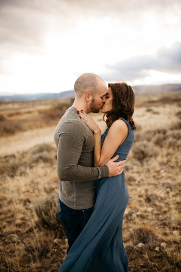 youll-never-guess-where-these-desert-engagement-photos-really-took-place-tonie-christine-photography-24