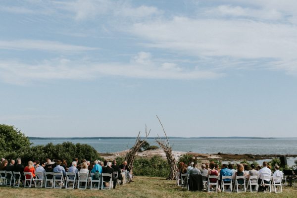 naturally-boho-maine-wedding-at-the-lookout-32