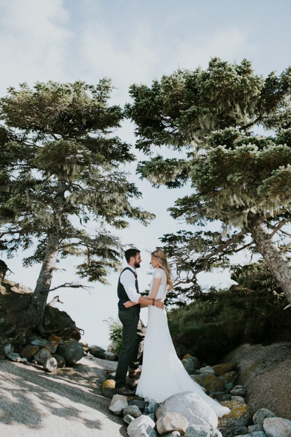 naturally-boho-maine-wedding-at-the-lookout-47